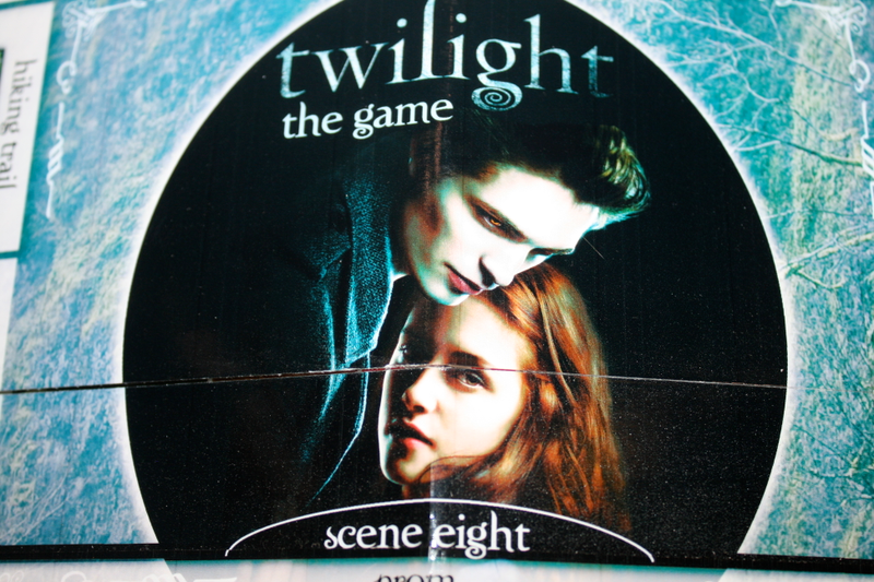 Illustration for article titled First Look At Twilight Board Game And Eclipse Details